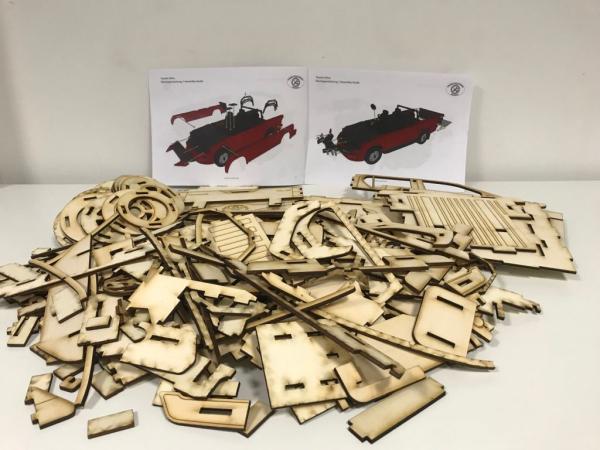 Toyota Hilux 3D large laser cut woodmodel - DIJ Kit